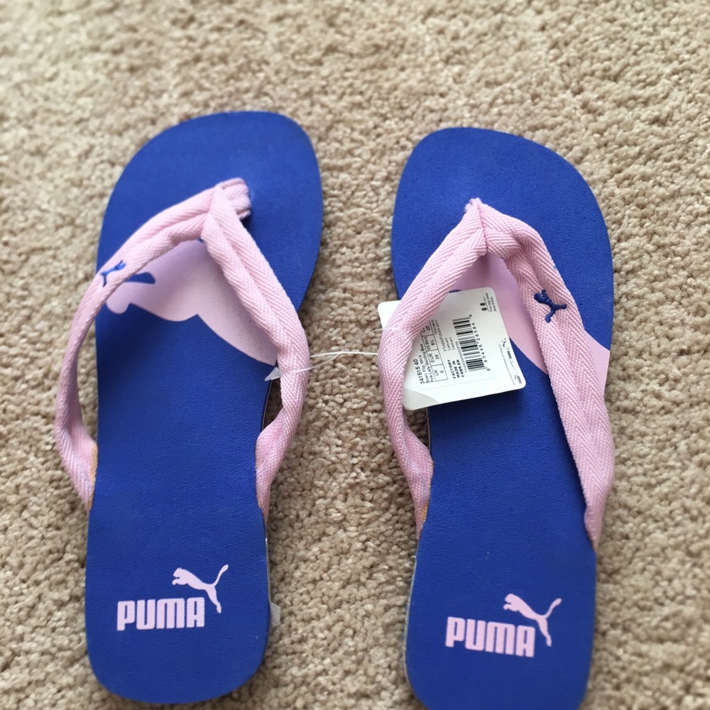 Puma flip flops
